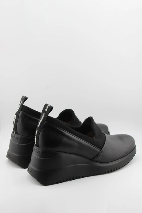 Wonders Slip-On Textured Platform Loafers